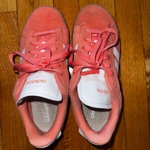 Adidas Grand Court alpha in coral